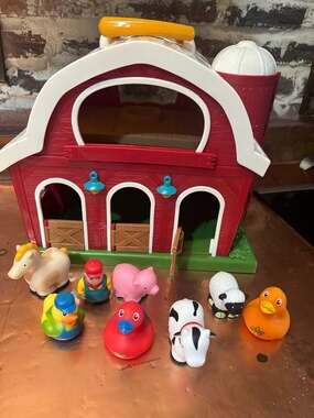 Fisher-Price Little People Animal Friends Farm Playset with Figures